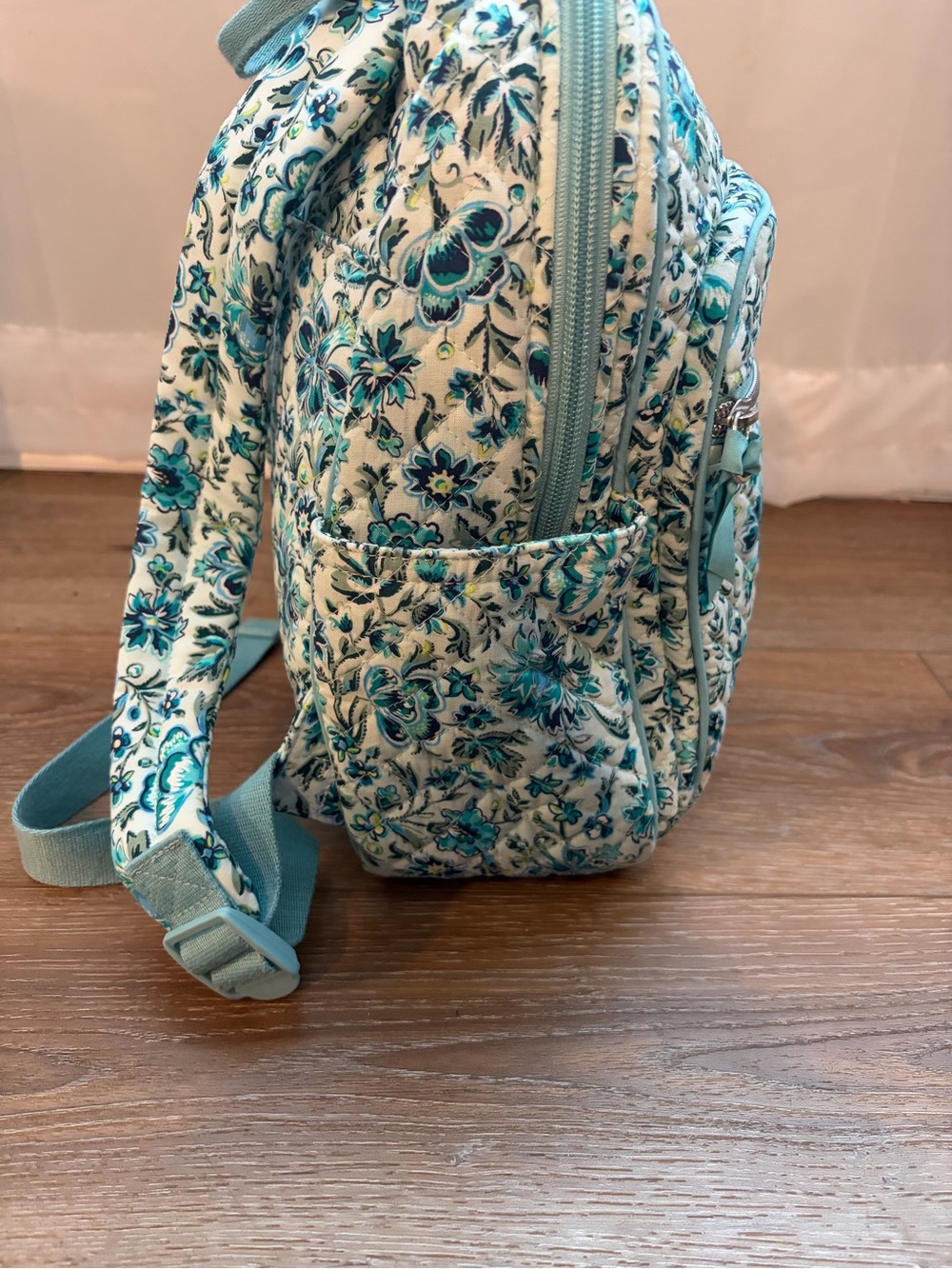 🌸 Vera Bradley Campus Backpack in Cloud Vine - Excellent Condition! - Picture 3 of 3